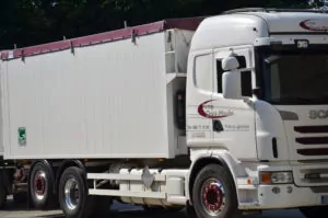 Camion-Santosh